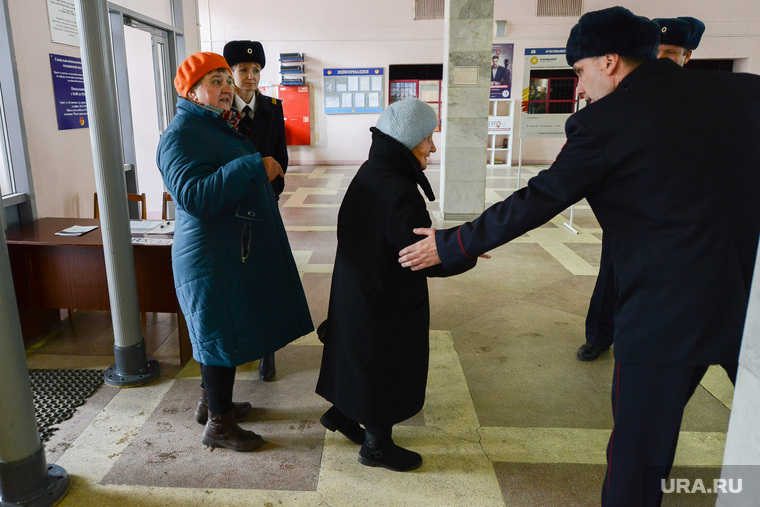 ВЫБОРЫ 2018. Единый день голосования в Челябинске. Челябинск, пенсионер, старушка