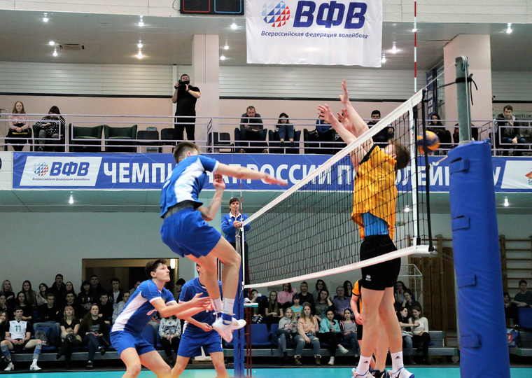 В Нижневартовске подвели итоги юбилейного сезона соревнований «Школьной волейбольной лиги»