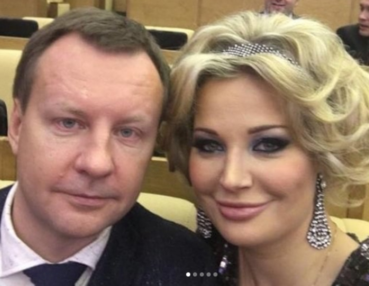 Вдова Вороненкова расплачивается по долгам убитого супруга