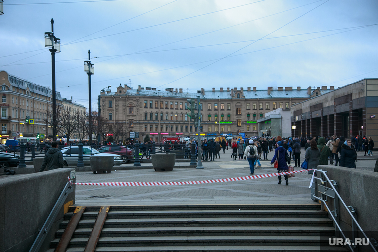 Теракт в Санкт-Петербурге (перезалил). Санкт-Петербург, проход закрыт, переход, метро, сенная площадь