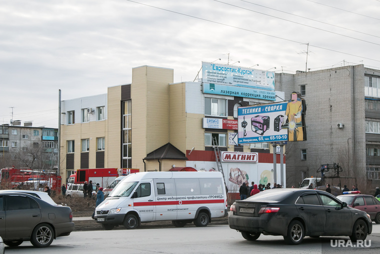 Обрушение в супермаркете Магнит. Курган, супермаркет магнит, улица бурова-петрова77