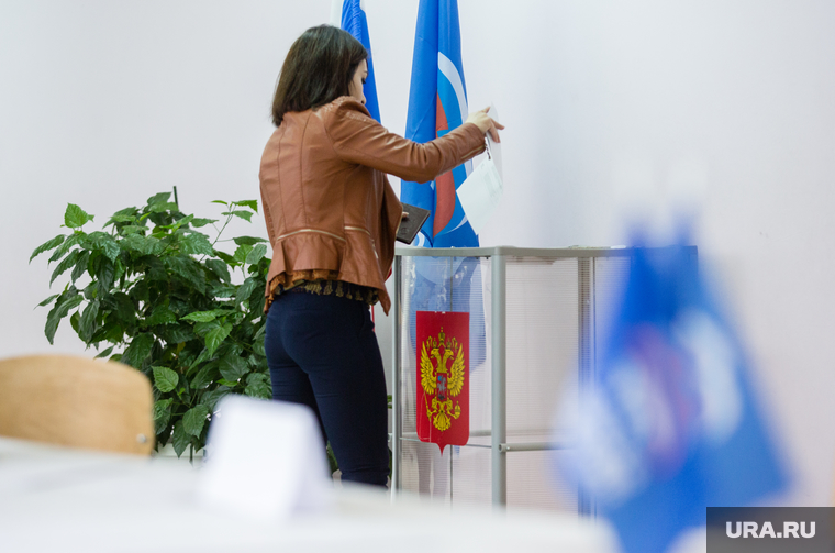Праймериз Единой России. Сургут, избирателный участок, праймериз, предварительное голосование, единая россия