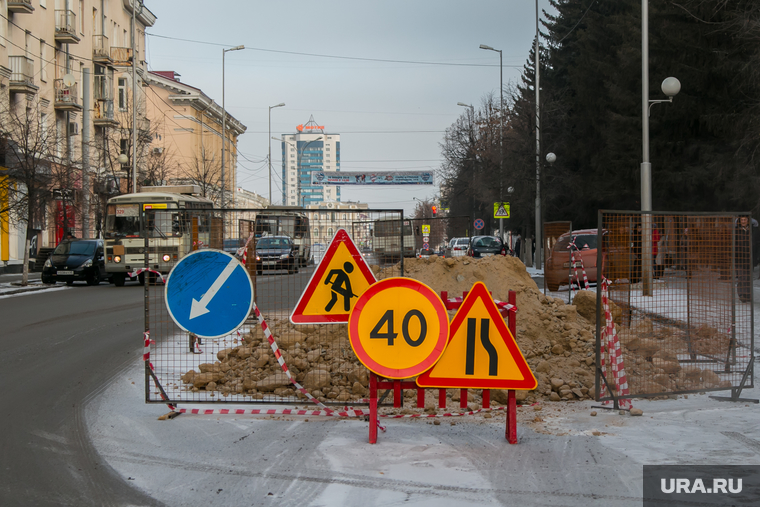 Разное. Курган, дорожные знаки, объезд, перекрытие дороги, улица гоголя, ремонтные работы