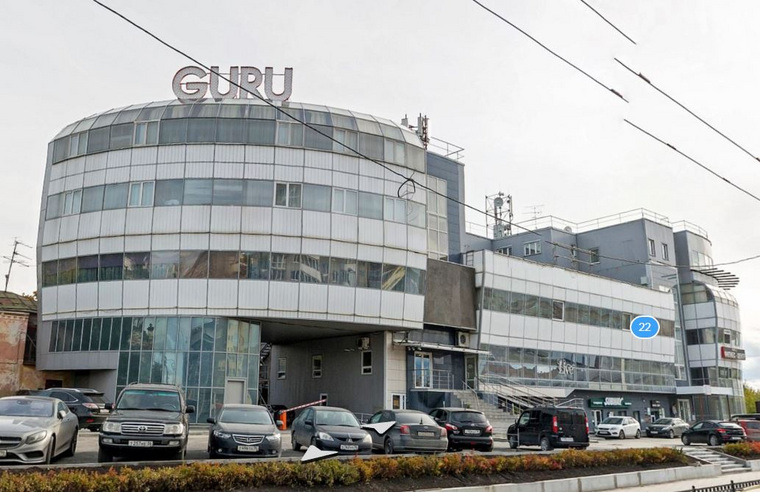 В Екатеринбурге закрывают крупный торговый центр, который работал без документов