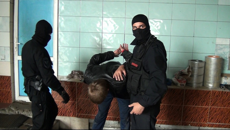 Одного бандита поймали в банке, остальные сбежали