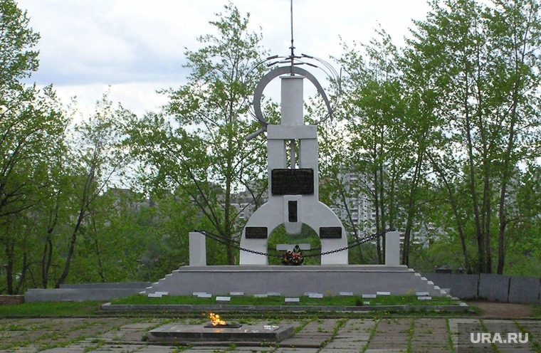 Памятники и памятные доски революционной тематики. Пермь
, памятник революционерам, мотовилиха