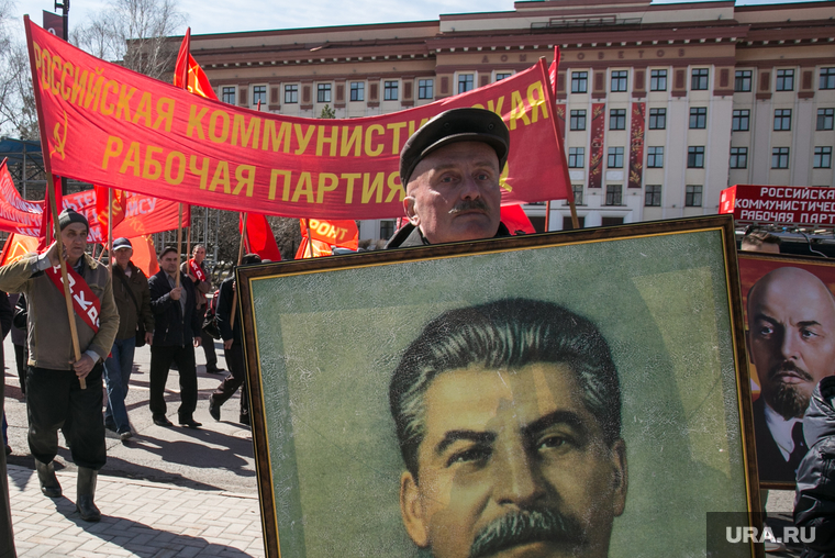Первомайская демонстрация. Тюмень, портрет сталина, демонстрация, коммунистическая партия