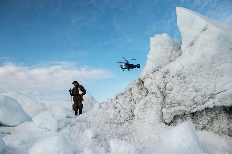Очередная экспедиция в Арктику может быть сорвана. На фото из архива — участник арктической экспедиции «Кара-зима 2015»