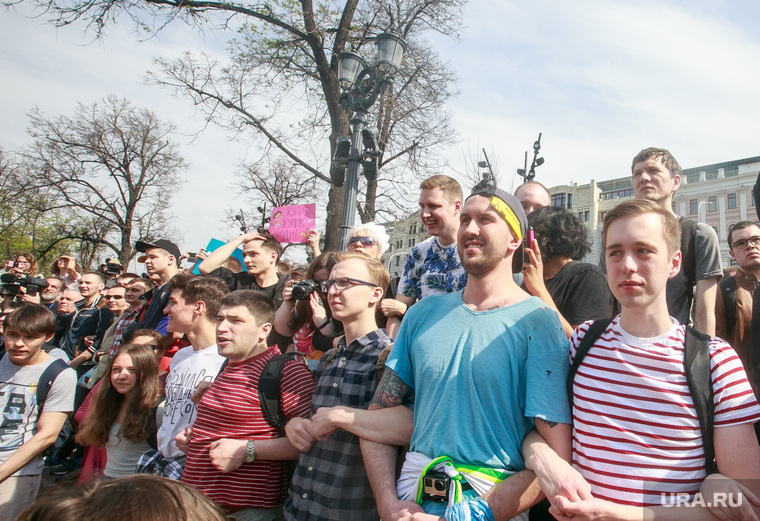 Несанкционированный митинг "Он нам не царь" на Пушкинской площади. Москва, плакаты, солидарность, митинг, пушкинская