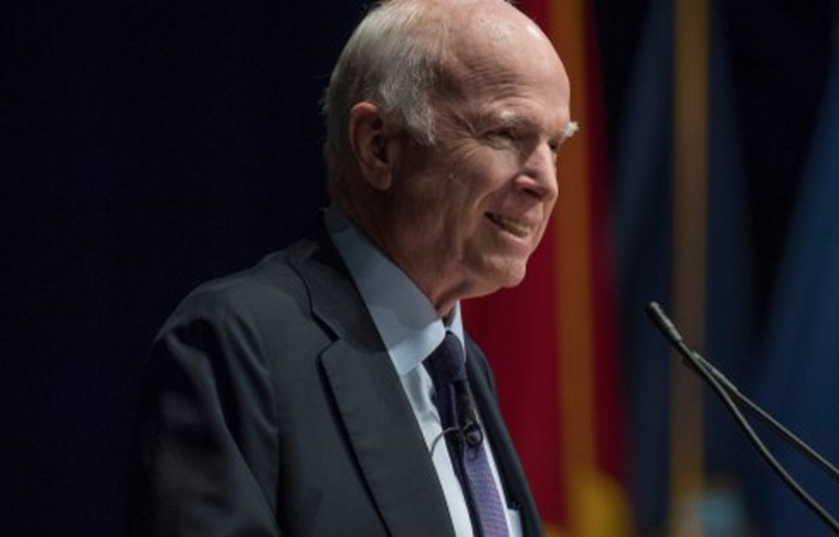 81-летний сенатор ранее сообщил о том, что у него четвертая стадия рака мозга