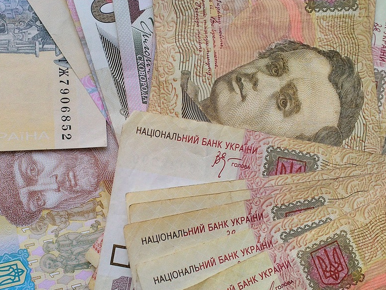 В стране больше четырех тысяч гривенных миллионеров
