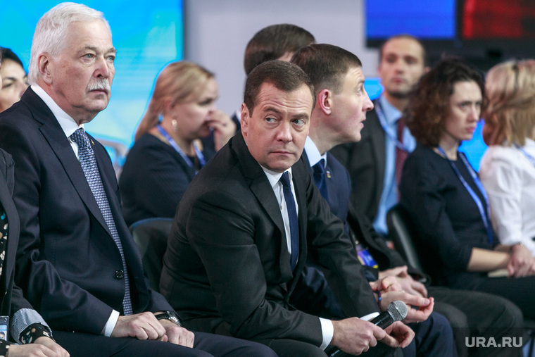 XVII съезд партии "Единая Россия", второй день. Москва, грызлов борис, медведев дмитрий