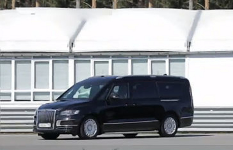 Новый автомобиль появился в кадре буквально на несколько секунд