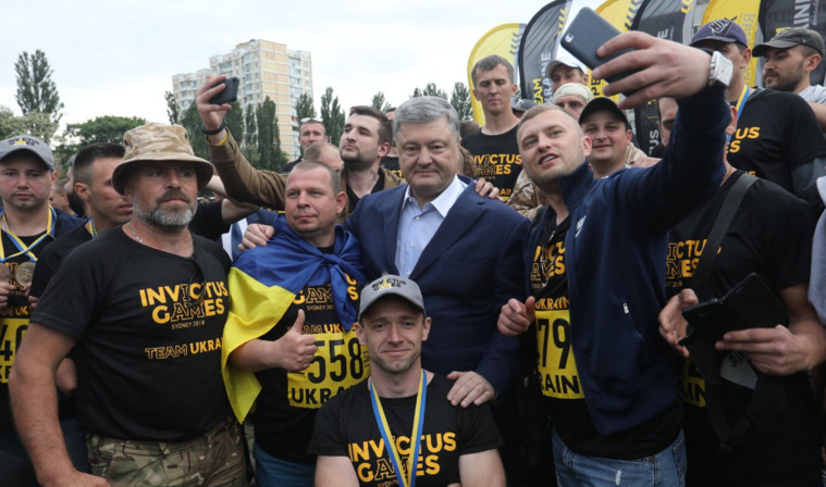 Не все участники игр для ветеранов были рады видеть Петра Порошенко