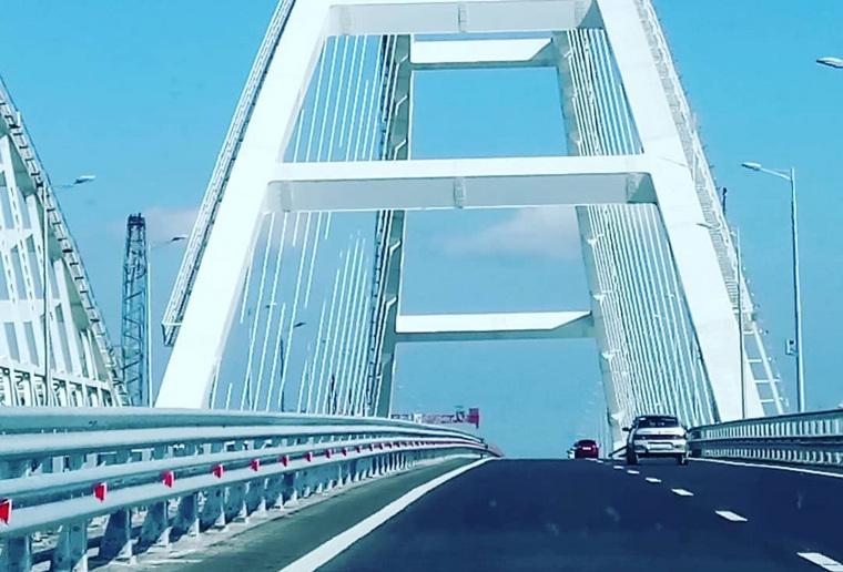 16 мая было открыто движение по Крымскому мосту