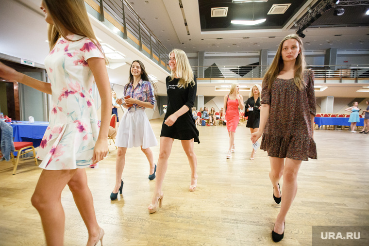 Кастинг «Мисс Екатеринбург-2016», красавицы, девушки, кастинг, длинные ноги