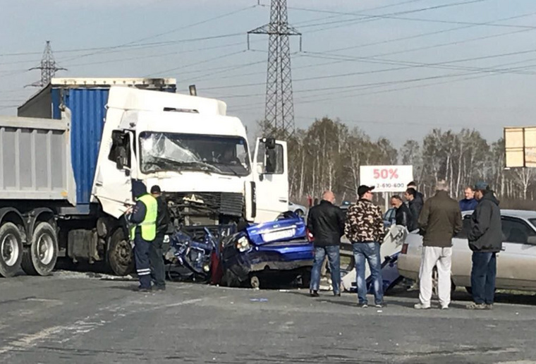 Авария произошла на Курганском тракте, на выезде из Челябинска