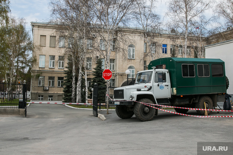 На трансформаторной подстанции ведутся работы