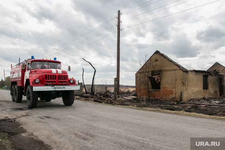Сгоревшие сельские дома. Мыркайское, пожарная машина, пожарище, чп, сгоревшие дома
