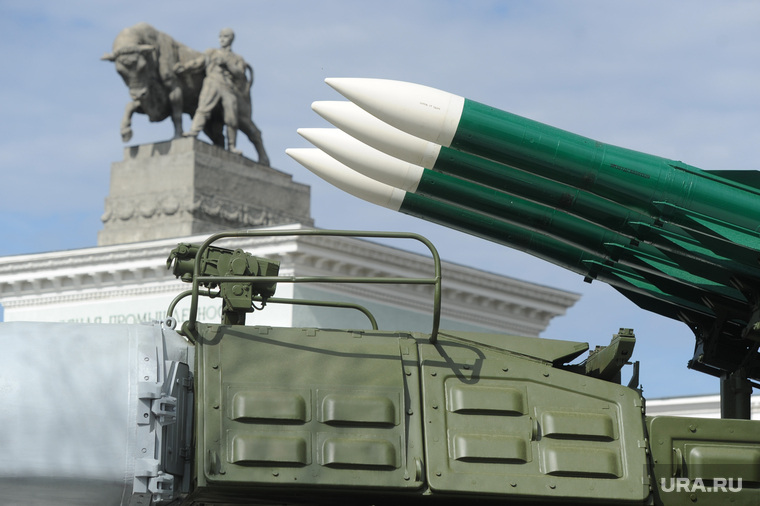 Военная техника на ВДНХ. Москва, бук