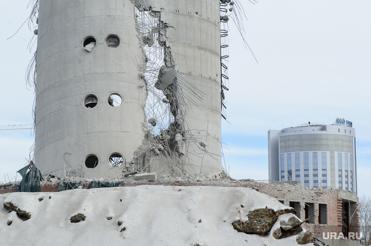 Снос недостроенной телевизионной башни. Екатеринбург, развалины, руины, недостроенная телебашня, снос телебашни