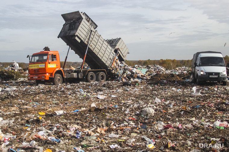 Проверка ОНФ и Общественной палатой Тюменской области полигона твердых бытовых отходов на Велижанском тракте. Тюмень, мусор, мусоровоз, отходы, полигон тбо, свалка, экология