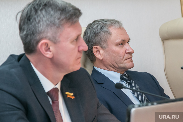 Алексей Кокорин (справа) проанонсировал скорое назначение нового руководителя налоговой