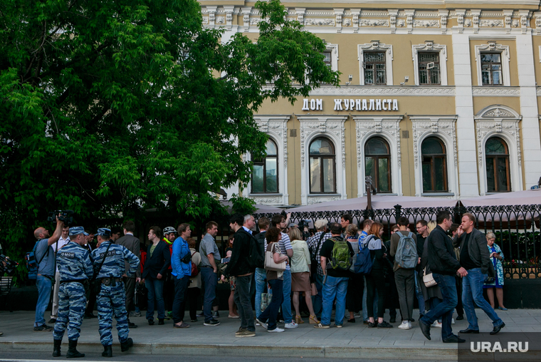 Пришедшие на акцию памяти заранее знали, что Бабченко жив