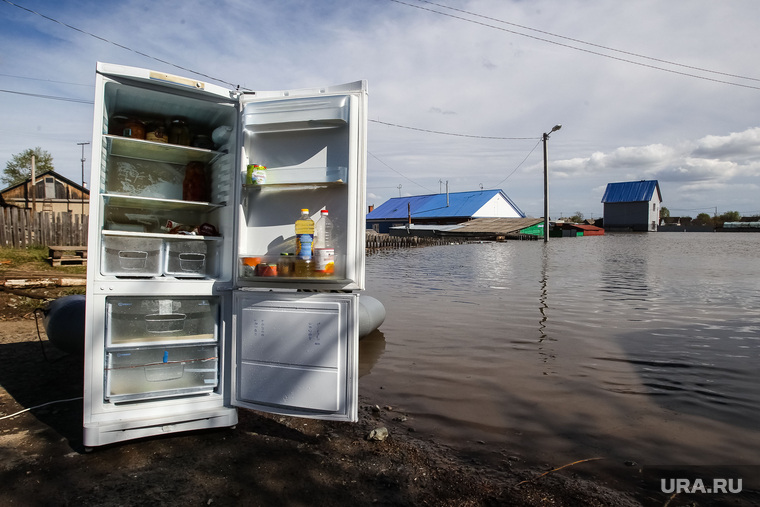 Наводнение в Ишиме 2017 года. Тюменская область, холодильник, паводок, наводнение