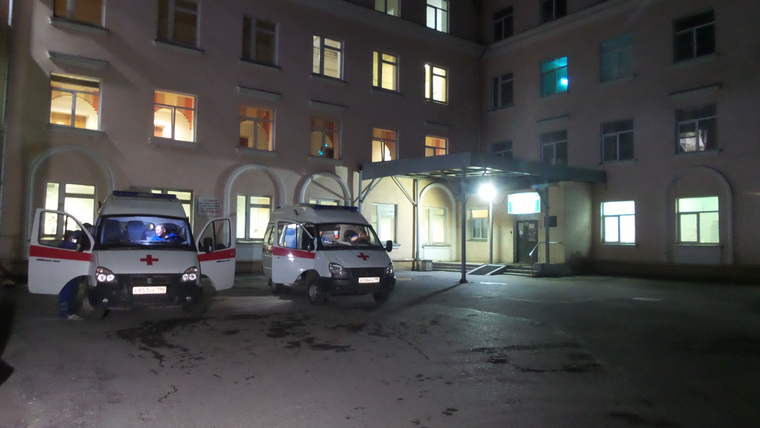 Женщина умерла в нескольких метрах от приемного отделения, но к ней никто не вышел