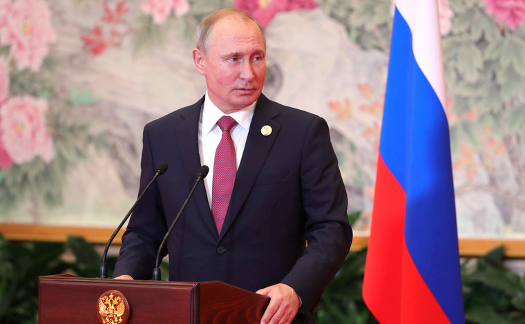 Владимир Путин пока не раскрывает подробностей разговора с Петром Порошенко