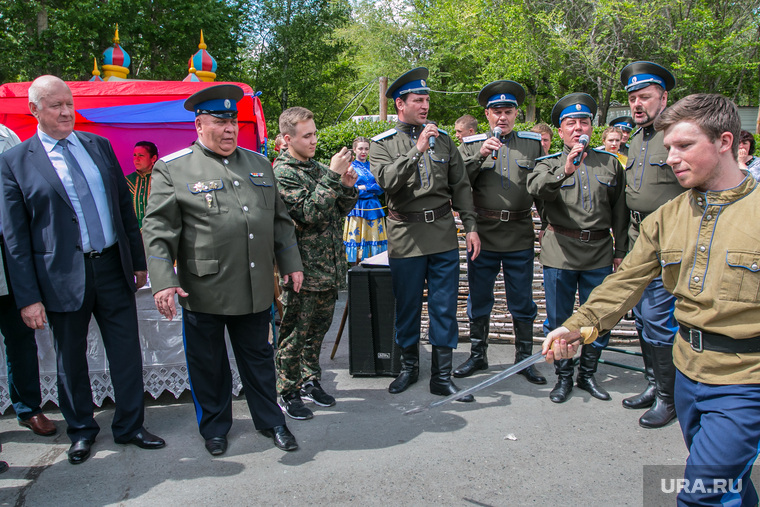 Казаки продемонстрировали гостям навыки владения холодным оружием