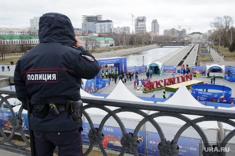 Открытие футбольного парка в Историческом сквере Екатеринбурга, охрана правопорядка