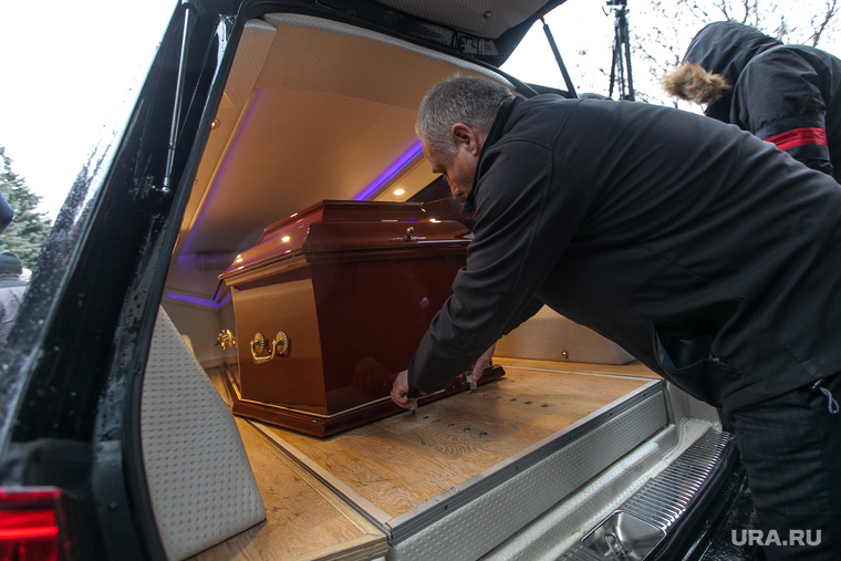 Похороны Натальи Крачковской. Москва, прощание, траурные мероприятия, вынос гроба, катафалк, похороны
