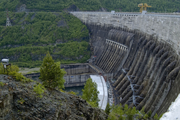 Мумию обнаружили у Саяно-Шушенской ГЭС, которая прославилась аварией в 2009 году