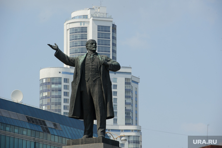 Виды Екатеринбурга, памятник ленину, жк февральская революция