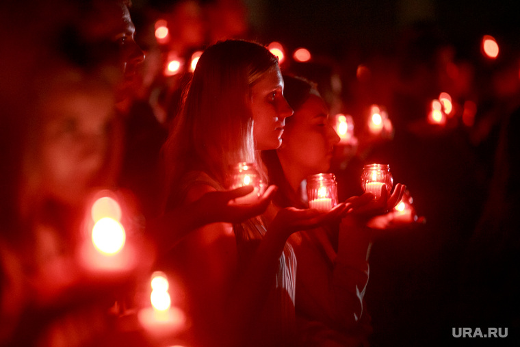 Акция "Помни" в день скорби и печали 22 июня на Поклонной горе. Москва, акция памяти, свеча памяти, свеча скорби, память