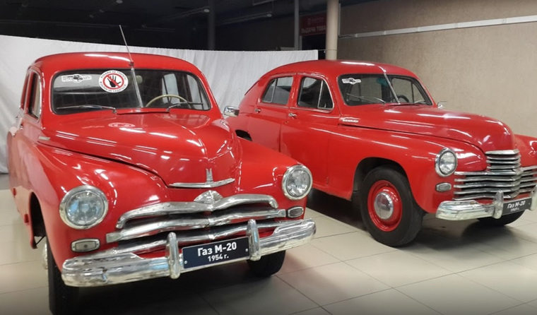 В торговом центре «Маяк+» размещен музей ретро-автомобилей