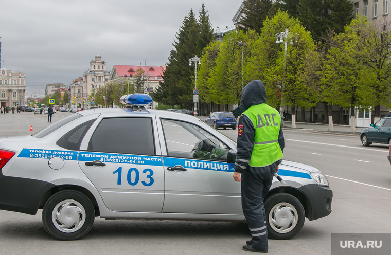 От Тюмени и до Абхазии сотрудники ДПС очень внимательны к автомобилям с Севера.