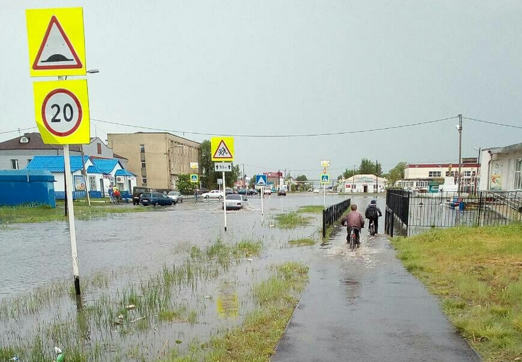 В поселке прошел сильный ливень