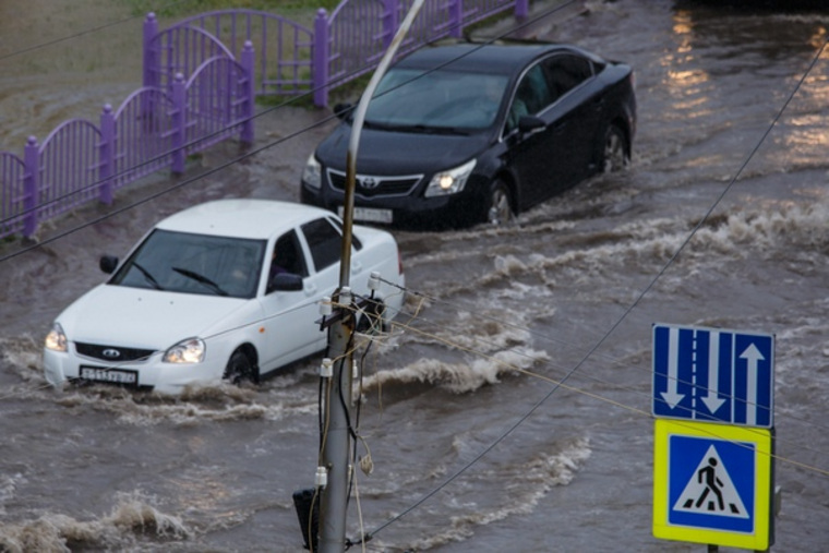 Горожане обвиняют городские власти в отсутствии нормальной стоковой системы