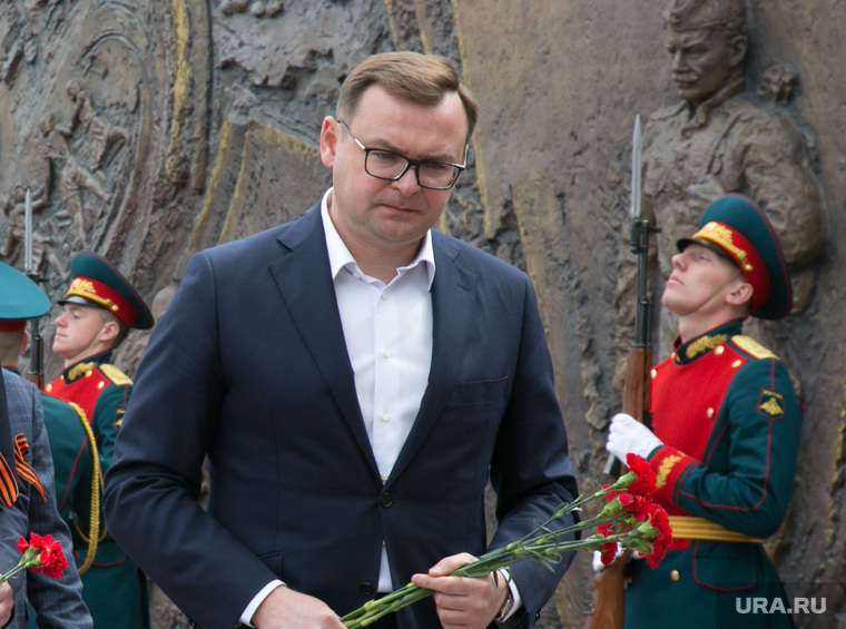 Возложение цветов к вечному огню. Тюмень , кухарук руслан, еремеев дмитрий