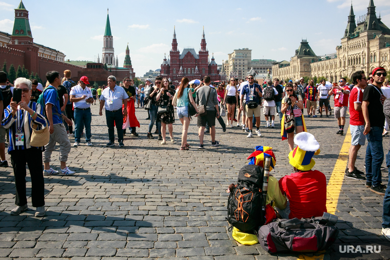 Футбольные болельщики в Москве, красная площадь, колумбийские болельщики