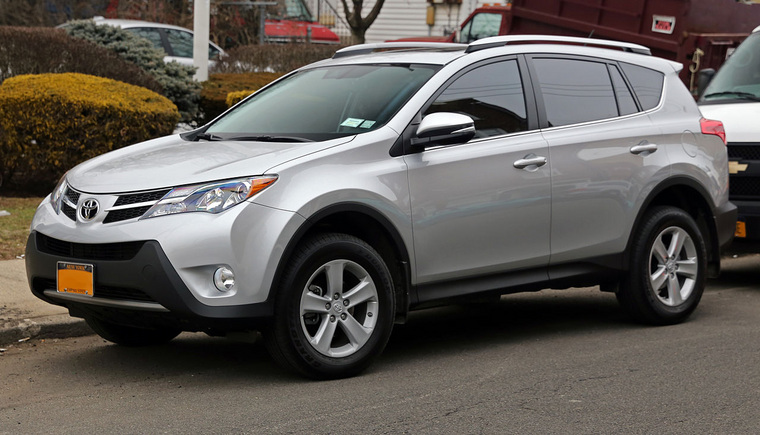 Лидером списка стала Toyota RAV4