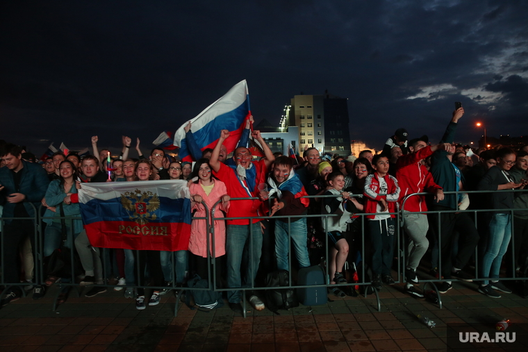 Фанаты активно поддерживали сборную России