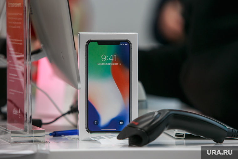 Старт продаж Apple IPhoneX в re:Store на Тверской, 27. Москва , iphone 10, коробка из под айфона