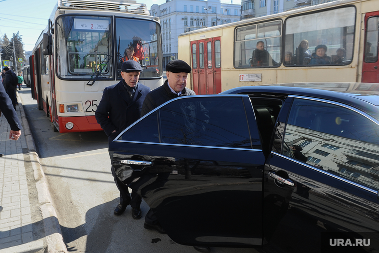 Презентация единого проездного билета, транспортной карты и инновационной остановки с интерактивным дисплеем и wi-fi. Челябинск, тефтелев евгений