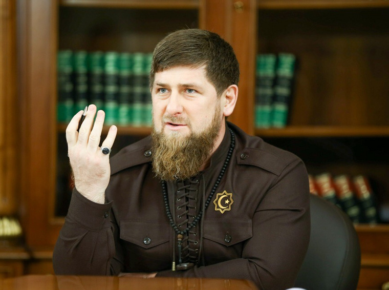 Чеченский лидер намерен восстановить доброе имя покойного