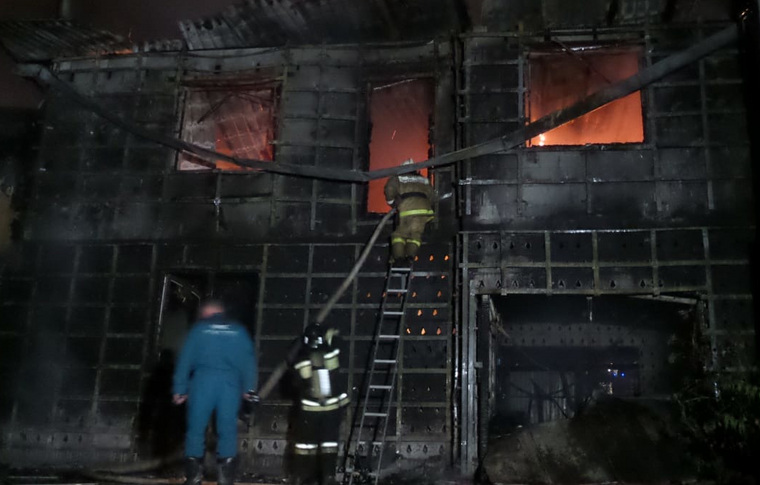 Пожарные в сгоревшем доме обнаружили труп