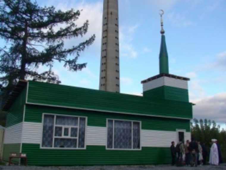 Временная мечеть пока останется на месте